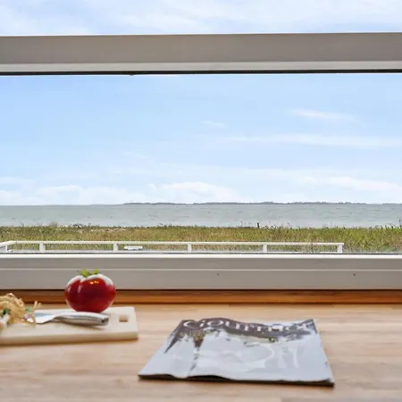 Arnwith - 20m From The Sea By Interhome *