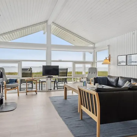 Holiday home Arnwith - 20m From The Sea By Interhome